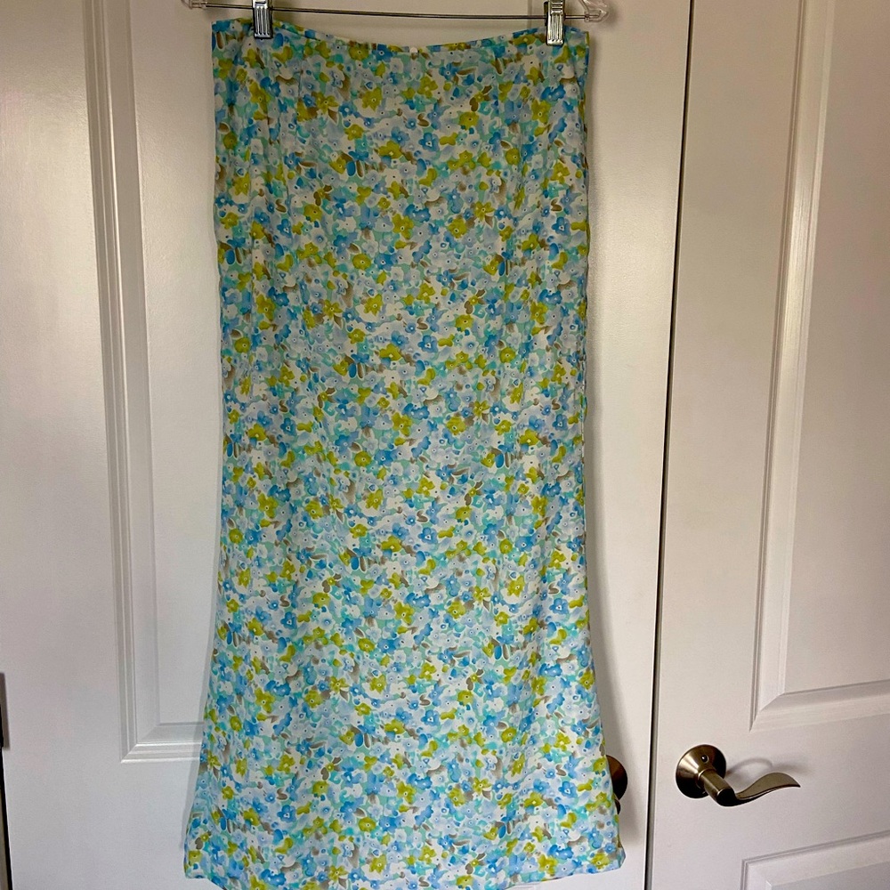 To mid calf -ankle skirt